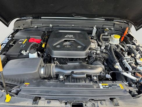 Certified 2022 Jeep Wrangler Unlimited Sahara image 9