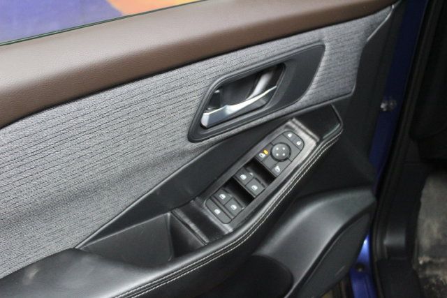 Used 2021 Nissan Rogue SV AWD/4WD image 12