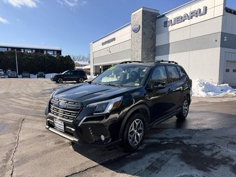Used 2023 Subaru Forester Premium image 10
