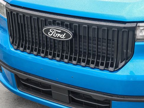 Used 2025 Ford Maverick Lobo image 6