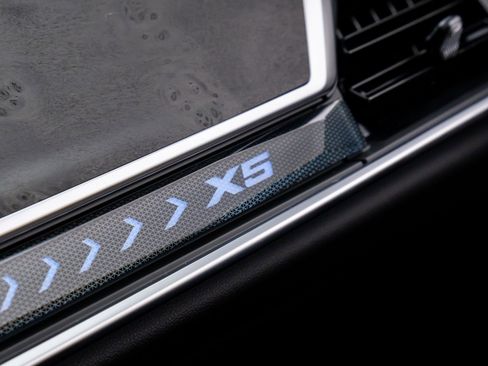 New 2026 BMW X5 xDrive50e w/ Executive Package image 31