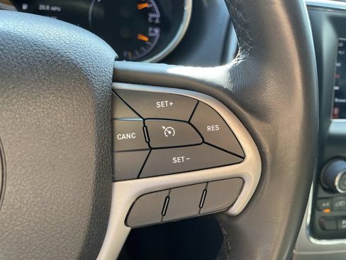 Used 2018 Jeep Grand Cherokee Laredo AWD/4WD image 22