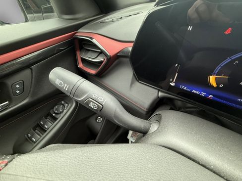 Certified 2025 Chevrolet TrailBlazer RS w/ Convenience Package image 21