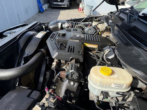 Used 2017 RAM 2500 Tradesman w/ Chrome Appearance Group image 34