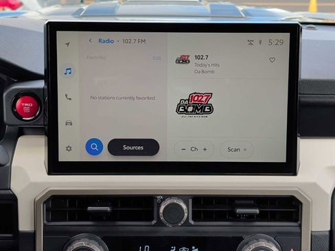 Used 2024 Toyota Tacoma TRD Sport image 12