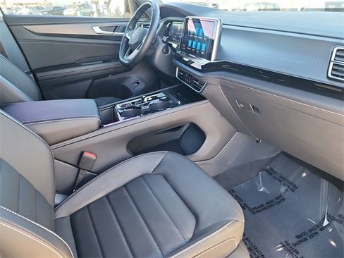 Certified 2025 Volkswagen Atlas Cross Sport SEL R-Line image 18