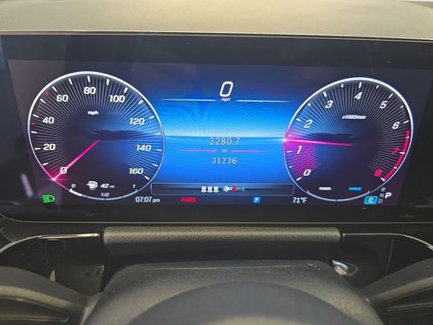 Certified 2025 Mercedes-Benz GLA 250 image 21