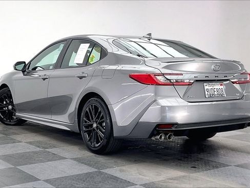 Used 2025 Toyota Camry SE image 10
