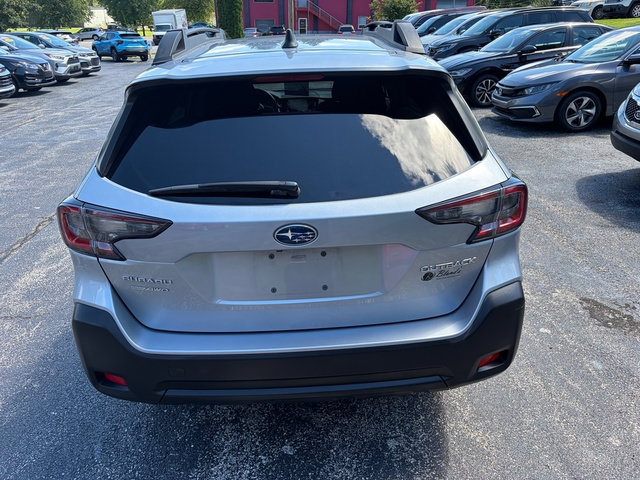 Used 2024 Subaru Outback Premium AWD/4WD image 8