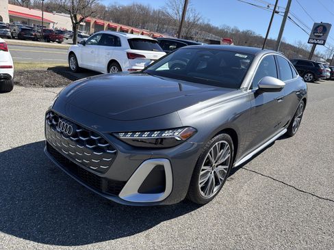 Used 2025 Audi S5 Premium w/ Convenience Package image 3