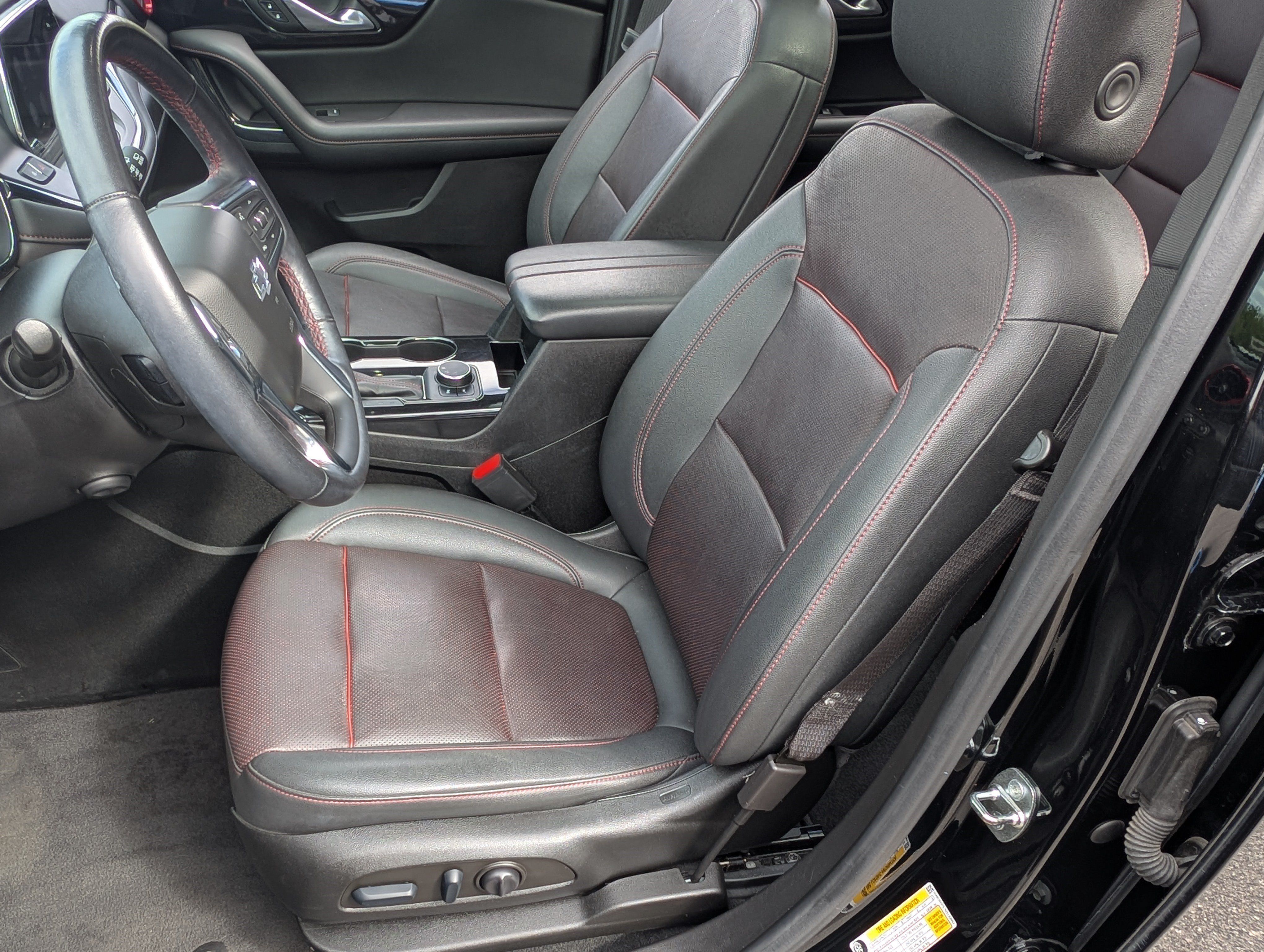 Used 2022 Chevrolet Blazer RS w/ Enhanced Convenience Package FWD image 17