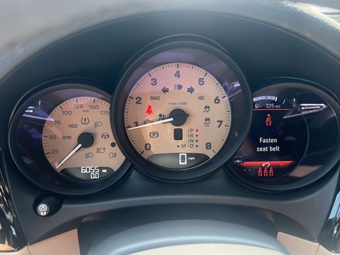 Certified 2026 Porsche Macan AWD/4WD image 31