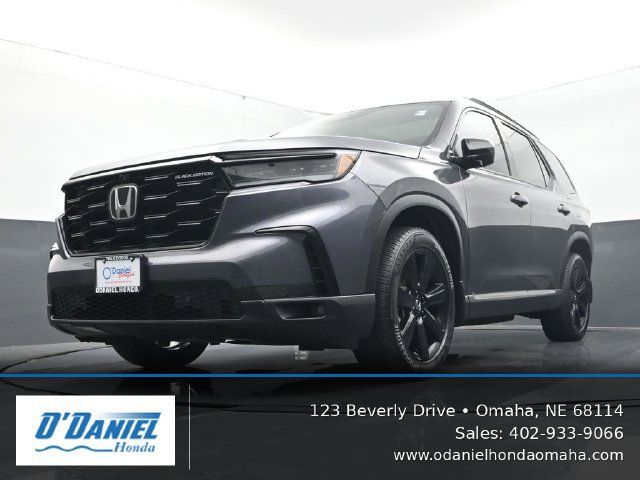 Used 2025 Honda Pilot Black Edition image 9