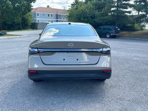New 2027 Nissan Sentra SV w/ SV Convenience Package FWD image 5