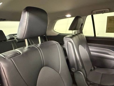 Used 2024 Toyota Grand Highlander XLE image 43