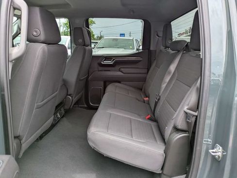 Used 2025 Chevrolet Silverado 1500 LT AWD/4WD image 14
