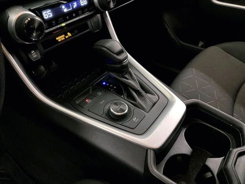 Used 2019 Toyota RAV4 XLE image 16