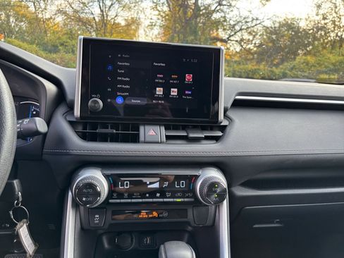 Used 2025 Toyota RAV4 LE image 18