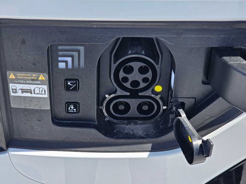 Used 2024 Kia EV9 GT-Line AWD/4WD image 14
