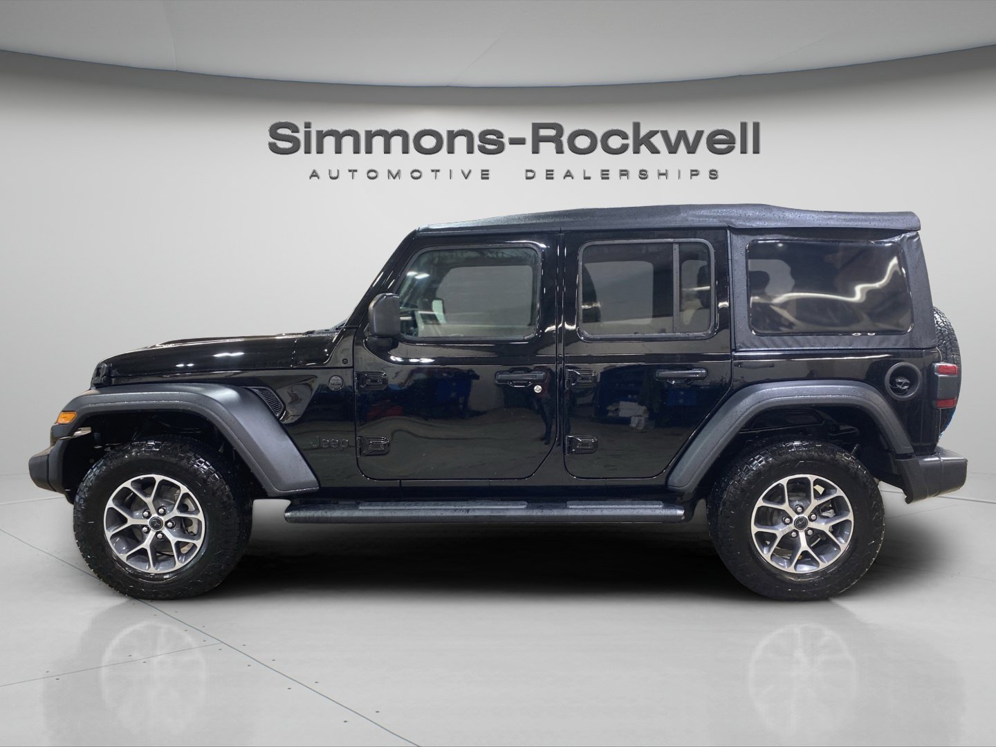 Used 2025 Jeep Wrangler Unlimited Sport AWD/4WD image 2
