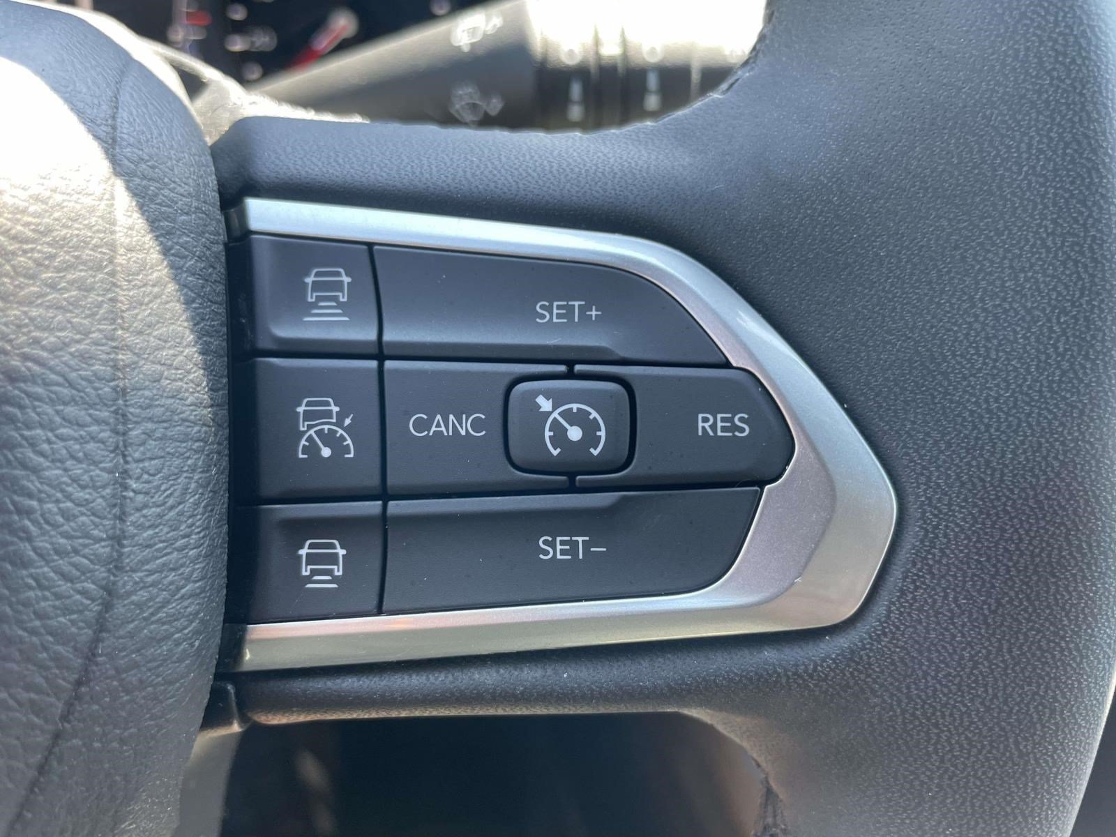 Used 2025 Jeep Compass Limited AWD/4WD image 22
