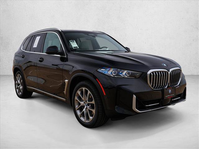 Used 2024 BMW X5 xDrive40i w/ Premium Package AWD/4WD image 3