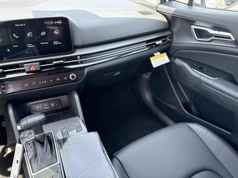 New 2026 Kia Sportage EX FWD image 15