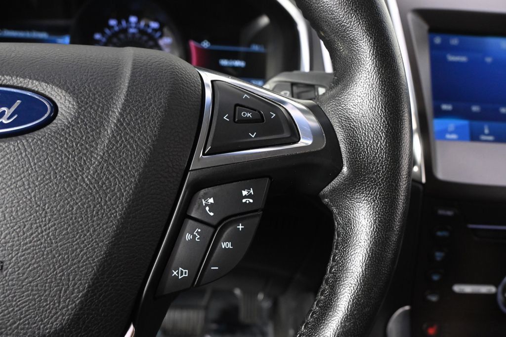 Used 2019 Ford Edge Titanium FWD image 33