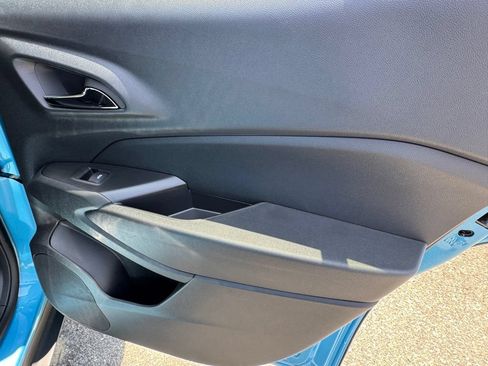 New 2026 Chevrolet Trax LT w/ Midnight Edition FWD image 11
