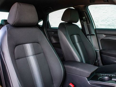 Used 2025 Honda Civic Sport image 36