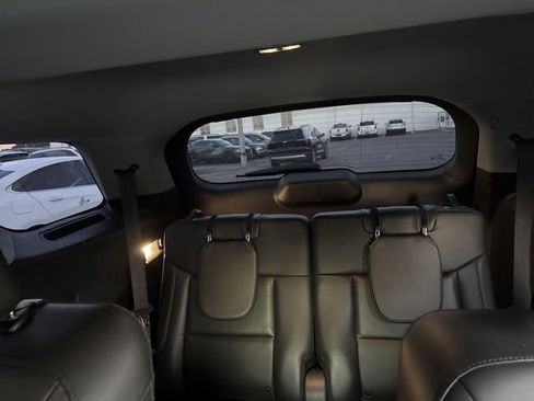 Used 2022 Ford Explorer XLT w/ Equipment Group 202A image 34