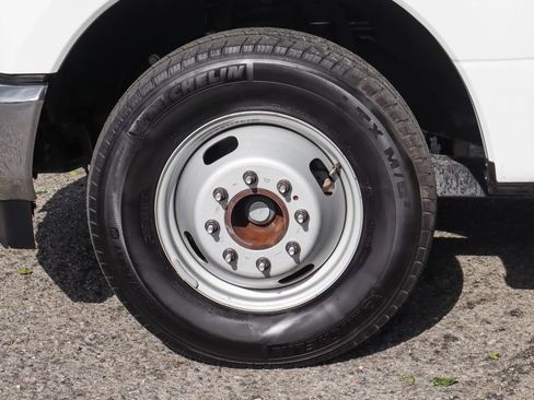 Used 2022 Ford F350 XL w/ Power Equipment Group RWD image 35