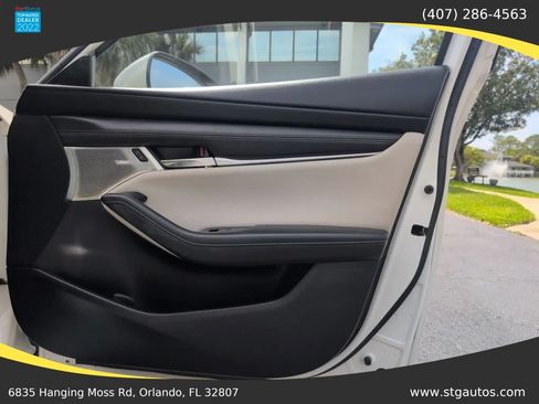 Used 2020 MAZDA MAZDA3 Hatchback w/ Preferred Package FWD image 23