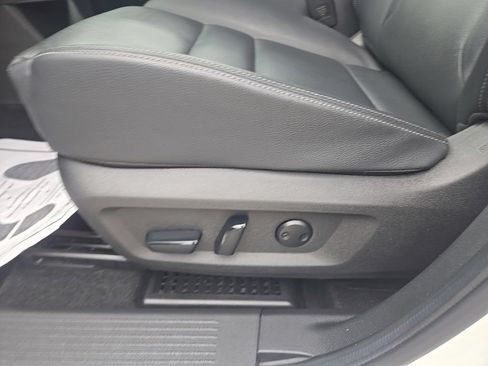 Used 2023 Nissan Rogue SL AWD/4WD image 10