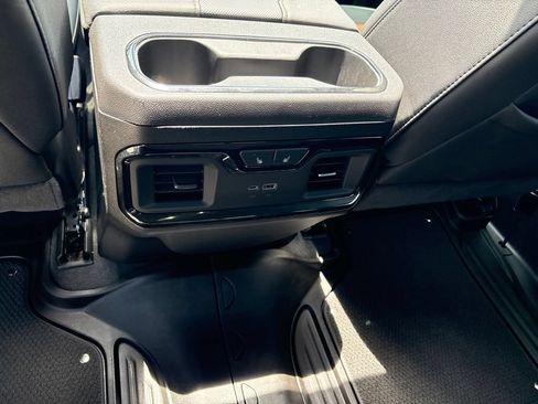 Used 2025 GMC Sierra 2500 AT4 w/ AT4 Premium Plus Package AWD/4WD image 20
