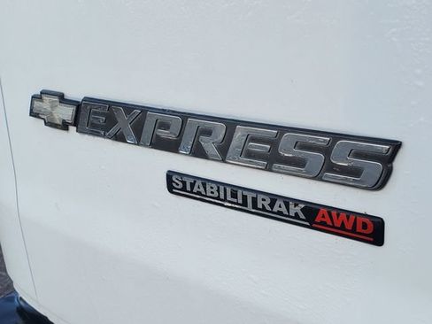Used 2014 Chevrolet Express 1500 AWD image 31