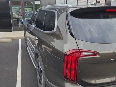 Used 2023 Kia Telluride S w/ S Sunroof Package AWD/4WD image 16