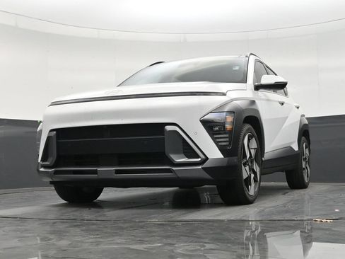 Used 2024 Hyundai Kona Limited FWD image 27
