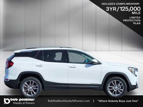 Used 2024 GMC Terrain SLT image 24