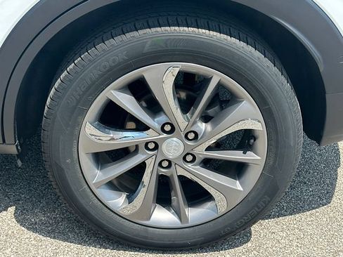 Used 2020 Buick Encore GX Essence w/ Experience Buick Package FWD image 31