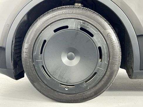 Used 2021 Tesla Model Y Long Range image 33