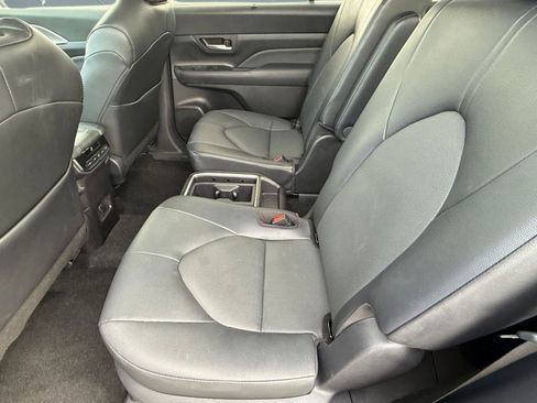 Used 2025 Toyota Grand Highlander XLE image 29