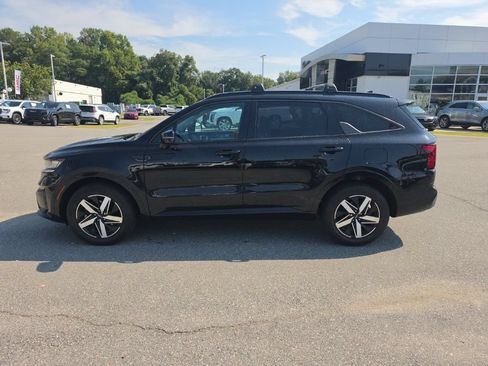 Used 2023 Kia Sorento S w/ Panoramic Sunroof Package FWD image 4