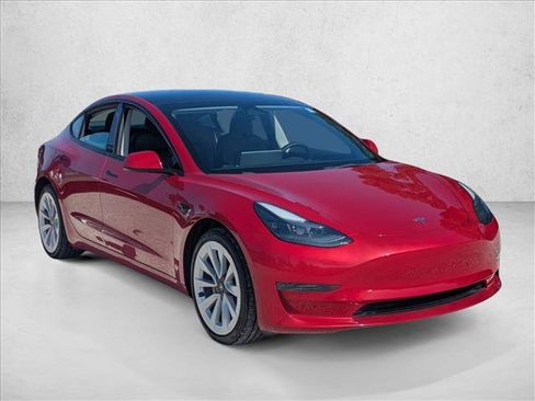 Used 2023 Tesla Model 3 Standard Range RWD image 3