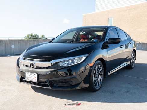 Used 2018 Honda Civic EX image 3