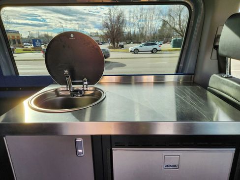 Used 2017 Mercedes-Benz Sprinter 2500 image 4