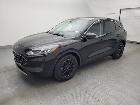 Used 2022 Ford Escape SE w/ Convenience Package FWD image 2