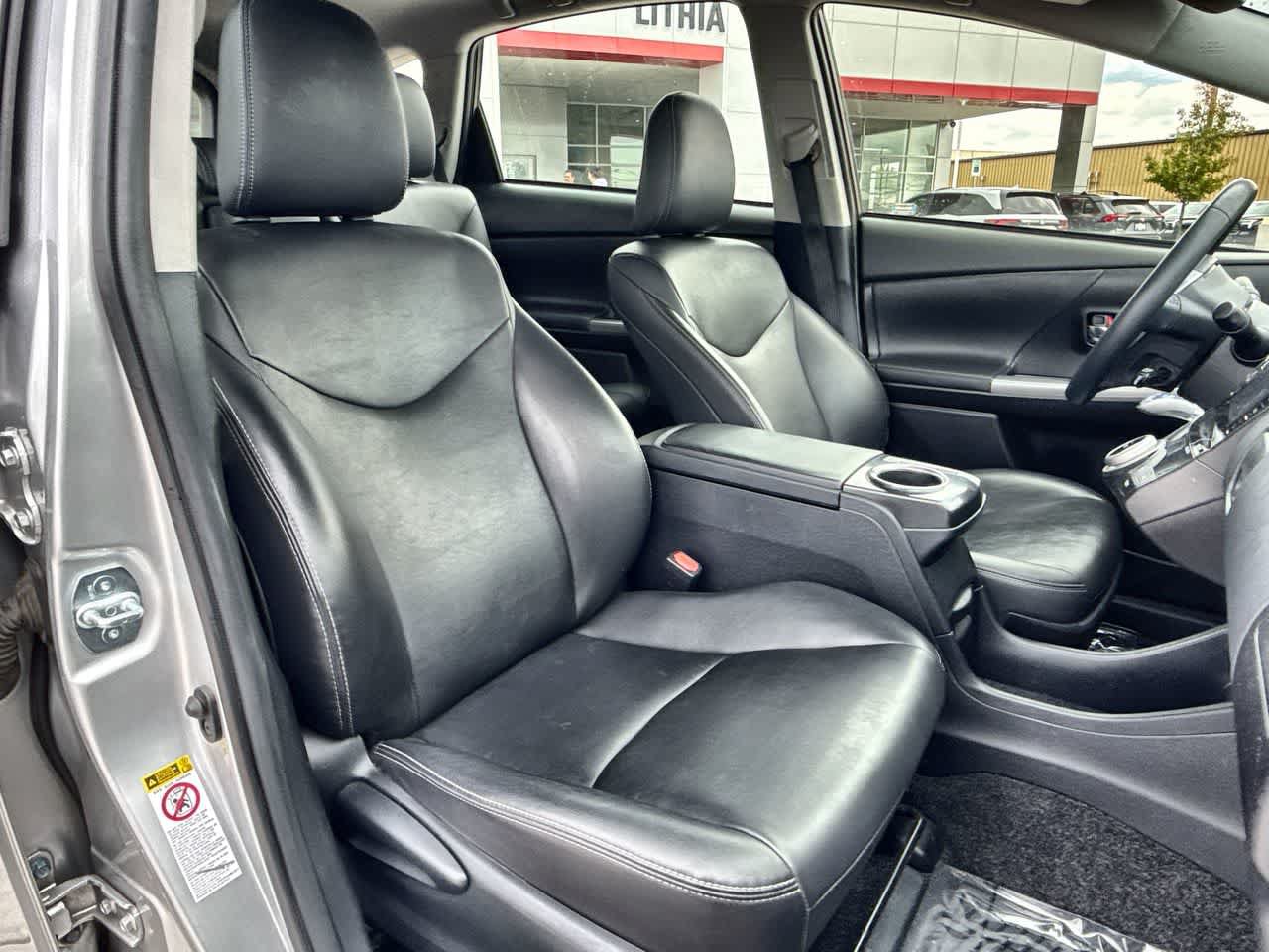 Used 2017 Toyota Prius V Five w/ Advanced Technology Package FWD image 14