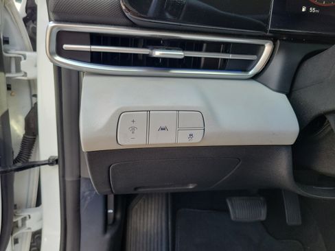 Used 2022 Hyundai Elantra Limited FWD image 11