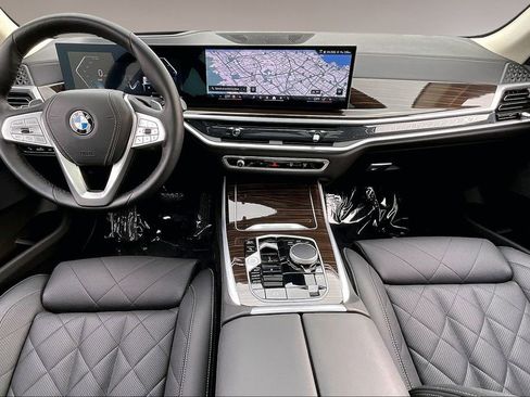 Used 2024 BMW X7 xDrive40i w/ Parking Assistance Package image 7